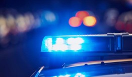 警方：墨西哥湾沿岸醉酒男子虐待3名儿童;抓着一个人的头发，把他撞到婴儿车里