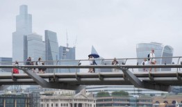 “超级风暴”将在12小时内给英国和伦敦带来长达6周的降雨