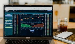 Axis证券对Juniper Hotels和Chalet Hotels的评级为买入，预计上涨17%，目标价分别为475卢比和975卢比。他们预计，在ARR上升和自由贸易协定的推动下，该行业入住率将提高