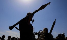 美国袭击10架胡塞武装无人机，击落伊朗无人驾驶飞机