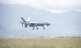 无人驾驶机组进行了首次全海军卫星通信发射和回收