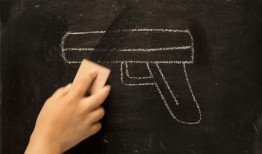 随着意外枪支事件的增加，枪支储存是安全的关键