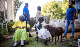 阿拉巴马州奴隶的后裔在旧种植园的房子里团聚：“言语无法表达这种感受”