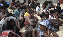 联合国表示，在安达曼海漂流的两艘载有400名罗兴亚人的船只急需救援