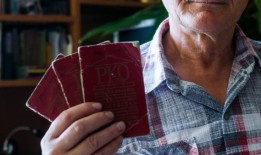 它仍然躺在许多波兰人的抽屉里只有少数人利用了这些补贴今天，这个数字达到了1.6万兹罗提