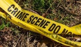 蒙哥马利女子头部被哑铃击中致死;嫌疑人被指控