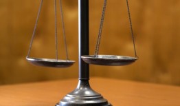 伯明翰的一名房屋建筑商以未完成的工作骗取了120万美元，他被判入狱58个月