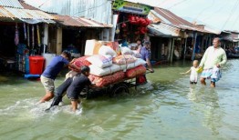 洪水在印度和孟加拉国造成9人死亡，数百万人受到影响
