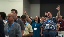 南方浸信会大会将重点放在女性领导的教会，重新审视性虐待改革