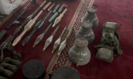 视频显示哈马斯武器实验室，白板上有火箭草图在加沙清真寺下：以色列