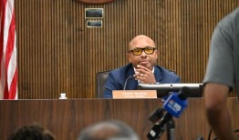 费尔霍普官员：错误的信息加剧了对毫无根据的移民涌入的恐慌