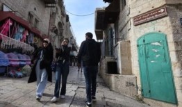 圣诞节前夕，伯利恒在废墟中纪念加沙的耶稣诞生