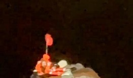俄罗斯观鲸者乘坐充气船在海上失踪67天后生还，这是一个奇迹