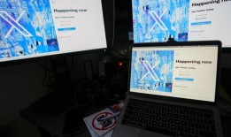 伦敦警察局长袭击记者设备(视频)