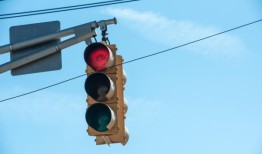 Mobile的红灯闪电战：两天内收到415次传票和警告，7人被捕