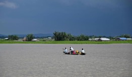 洪水在印度和孟加拉国造成9人死亡，数百万人受到影响