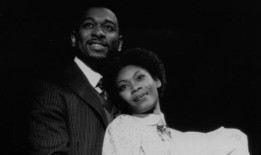 奥尔顿·菲茨杰拉德·怀特没能出演他的大学节目现在他是百老汇的兽医