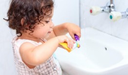 研究表明，父母可能会给幼儿过量使用含氟牙膏，有患氟牙症的风险