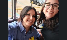 拉娜·德雷在阿拉巴马华夫饼屋工作：“她超级可爱”