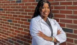 Aniah Blanchard的母亲帮助寻找Carlee Russell，了解“他们正在经历的痛苦”