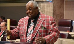 伯明翰非营利组织不想要众议员约翰·罗杰斯的支票