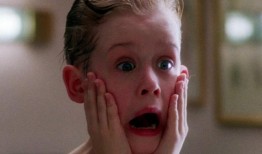 《小鬼当家》的谜团被解开，导演对父母的职业提出了质疑